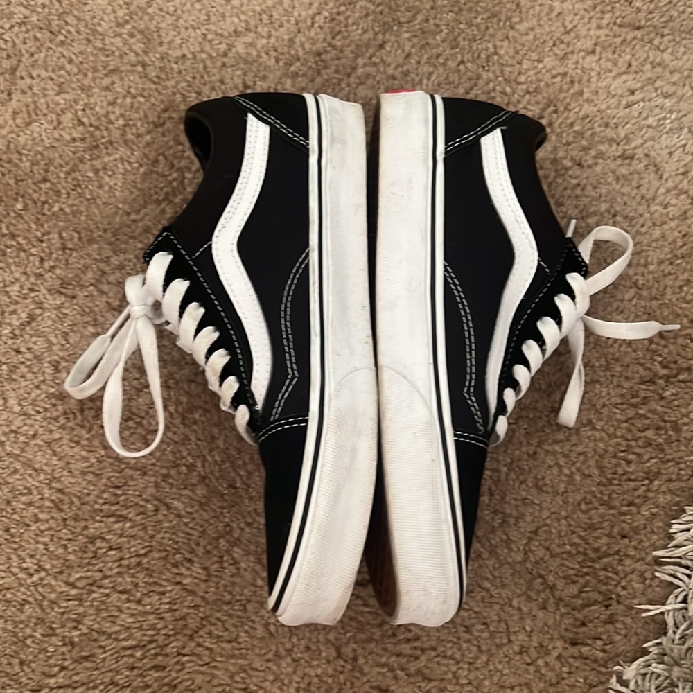 Vans - Picture 2 of 8
